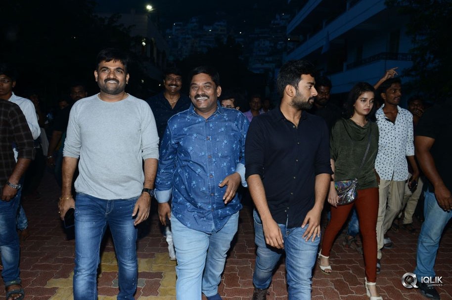 London-Babulu-Movie-Team-at-KBN-College-Vijayawada